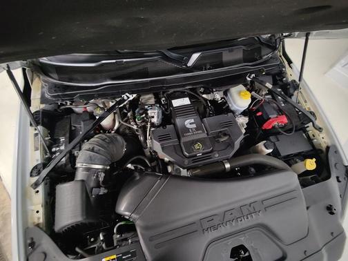 2022 RAM 2500 Tradesman Crew Cab 4x4 8' Box