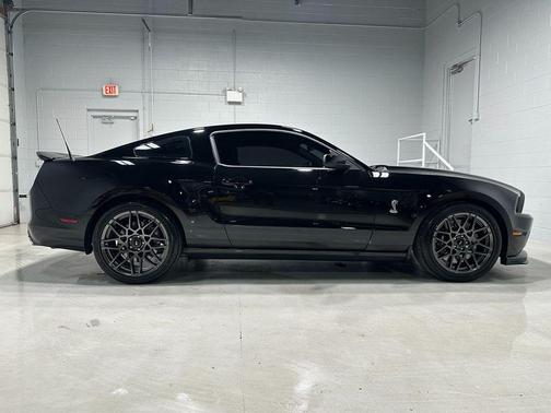2013 Ford Shelby GT500 Base