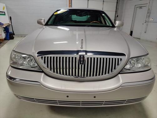 2004 Lincoln Town Car Ultimate
