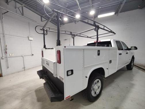 2022 RAM 3500 Tradesman Crew Cab 4x4 8' Box