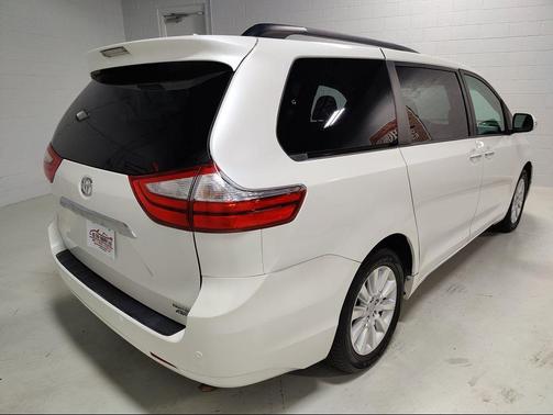 2015 Toyota Sienna XLE
