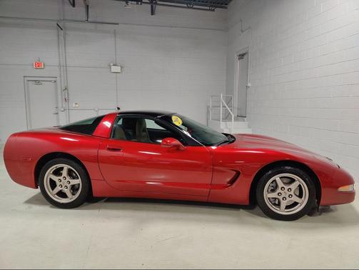 2004 Chevrolet Corvette Base