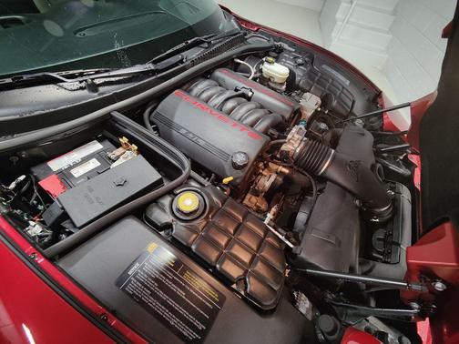 2004 Chevrolet Corvette Base