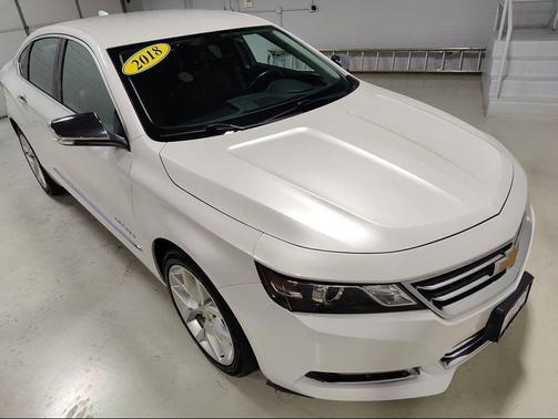 Iridescent Pearl Tricoat 2018 Chevrolet Impala 2LZ