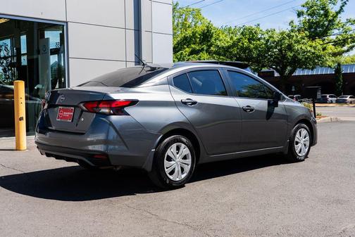 Gun Metallic 2025 Nissan Versa 1.6 S