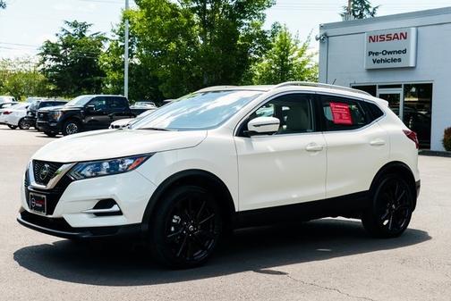 2022 Nissan Rogue Sport SL