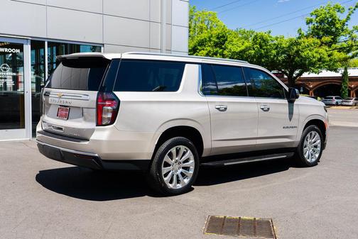 Empire Beige Metallic 2022 Chevrolet Suburban Premier