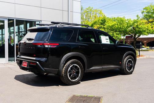 Super Black 2026 Nissan Pathfinder Rock Creek