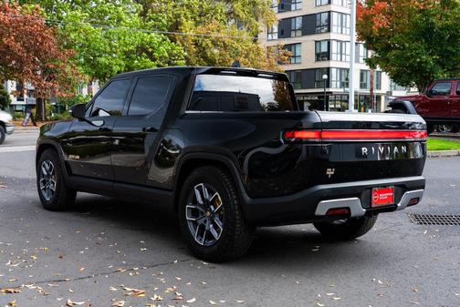Midnight 2023 Rivian R1T Adventure Quad Motor Large Pack