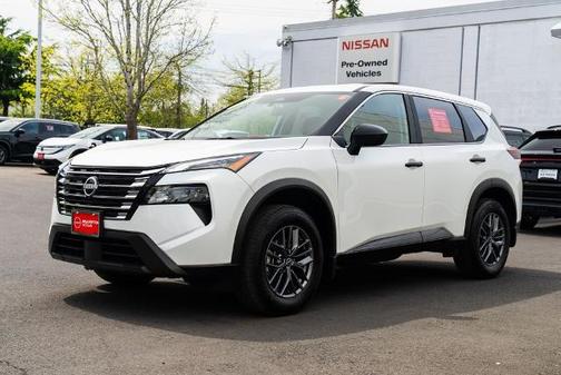 Everest White P 2025 Nissan Rogue S