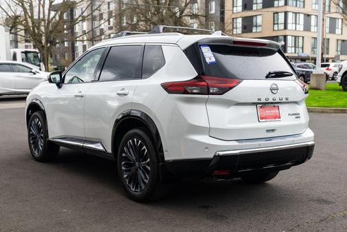 Everest White Pearl Tricoat 2026 Nissan Rogue Platinum