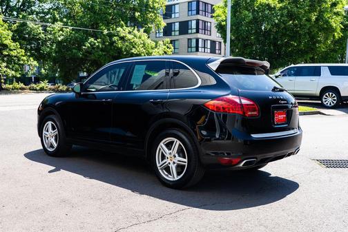 Jet Black Metallic 2014 Porsche Cayenne Cayenne