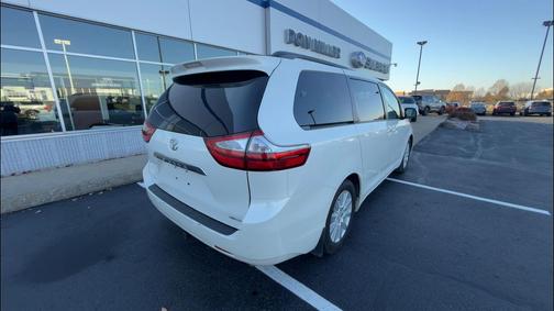 2017 Toyota Sienna 