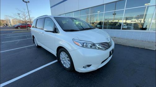 2017 Toyota Sienna 
