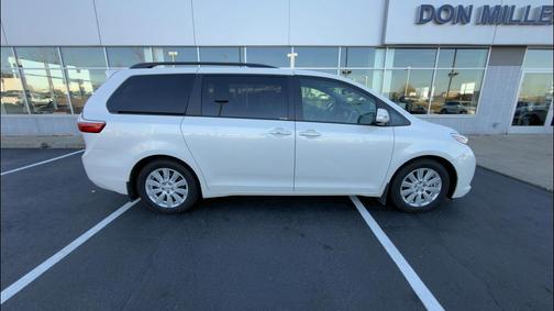 2017 Toyota Sienna 