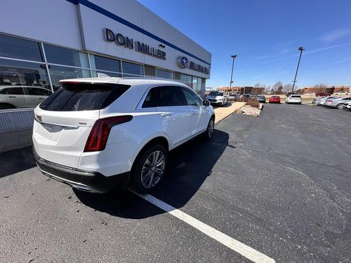 2022 Cadillac XT5 Premium Luxury