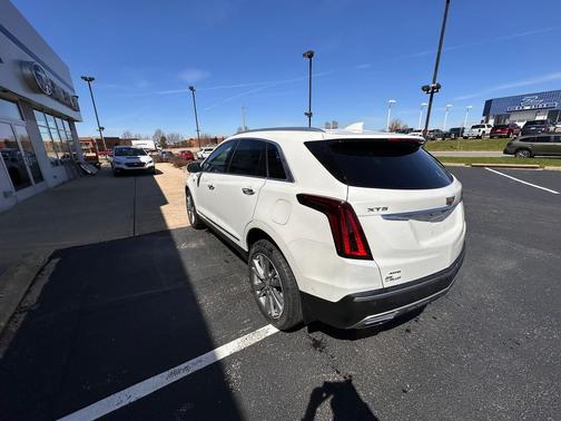 2022 Cadillac XT5 Premium Luxury