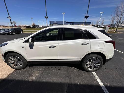 2022 Cadillac XT5 Premium Luxury