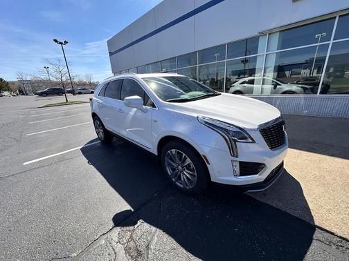 2022 Cadillac XT5 Premium Luxury