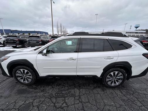 2023 Subaru Outback Touring XT