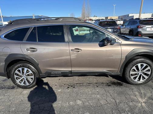 2023 Subaru Outback Premium