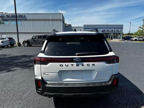Crystal White Pearl 2026 Subaru Outback Premium