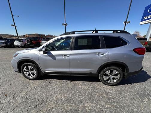 Ice Silver Metallic 2022 Subaru Ascent Premium 7-Passenger