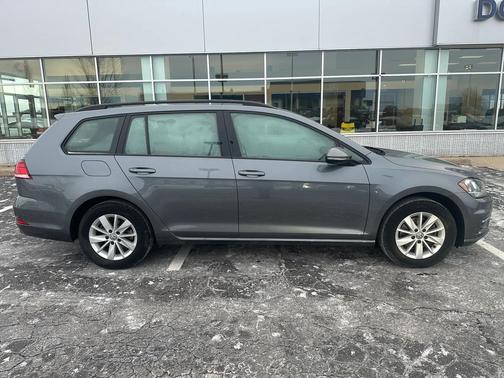2018 Volkswagen Golf SportWagen TSI S