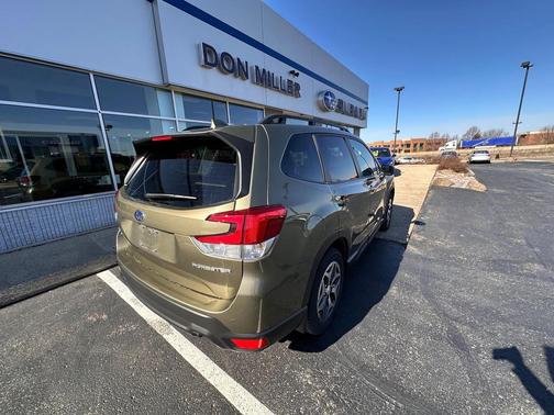 2022 Subaru Forester Premium