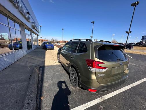 2022 Subaru Forester Premium