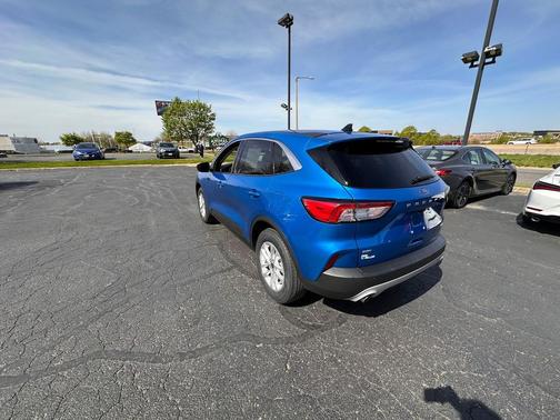 Blue 2020 Ford Escape SE
