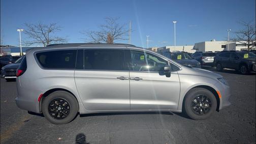2020 Chrysler Voyager LXI