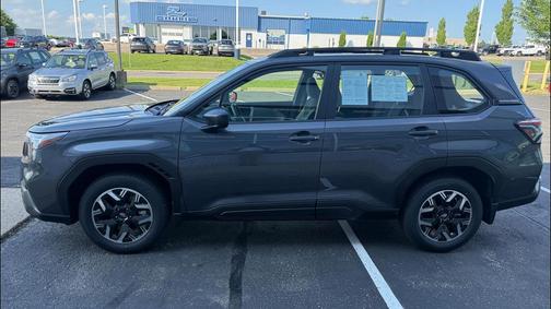2025 Subaru Forester Base
