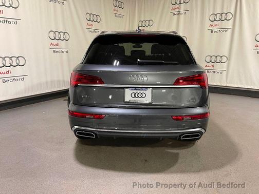 Photo 3 of 40 of 2022 Audi Q5 45 S line quattro Premium