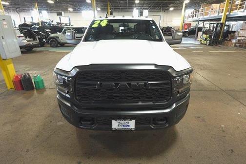 2024 RAM 3500 Tradesman Crew Cab 4x4 8' Box