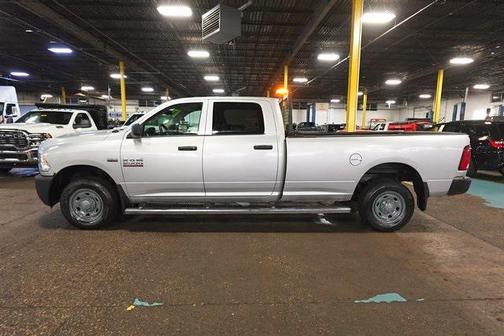 2017 RAM 2500 Tradesman Crew Cab 4x2 8' Box