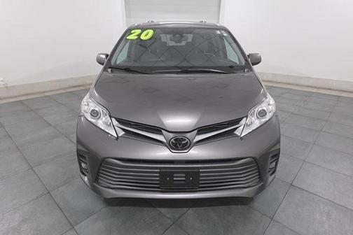 2020 Toyota Sienna XLE