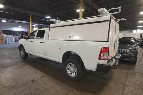 2023 RAM 3500 Tradesman Crew Cab 4x4 8' Box
