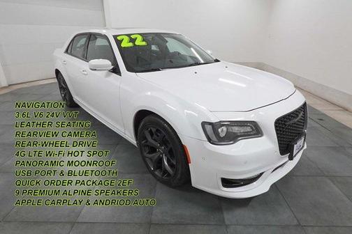 2022 Chrysler 300 Touring