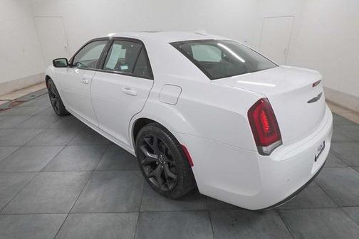 2022 Chrysler 300 Touring