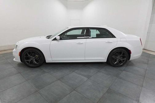 2022 Chrysler 300 Touring