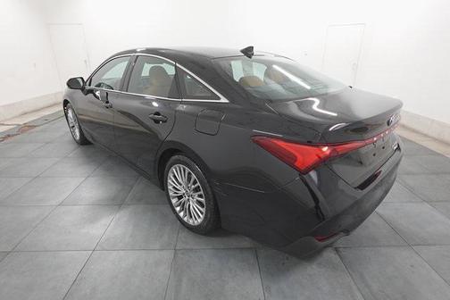 2022 Toyota Avalon Hybrid Limited