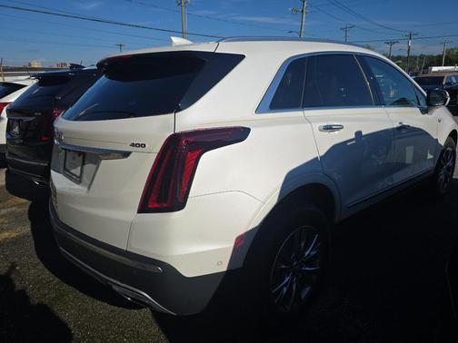 2022 Cadillac XT5 Premium Luxury