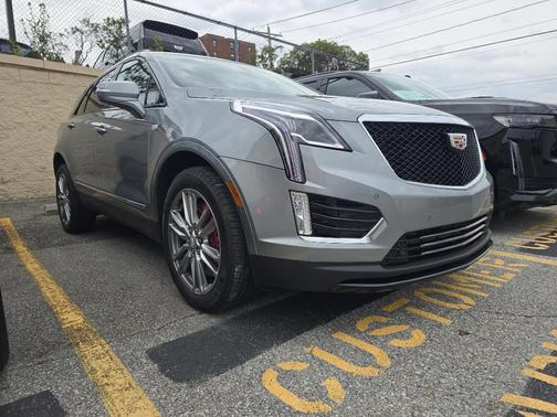 2023 Cadillac XT5 Sport