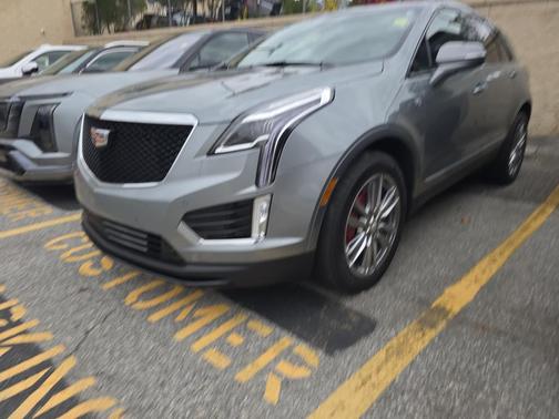 2023 Cadillac XT5 Sport