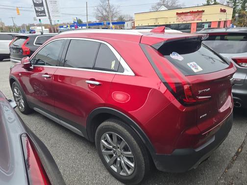 2023 Cadillac XT4 Premium Luxury