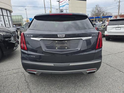 2022 Cadillac XT5 Premium Luxury