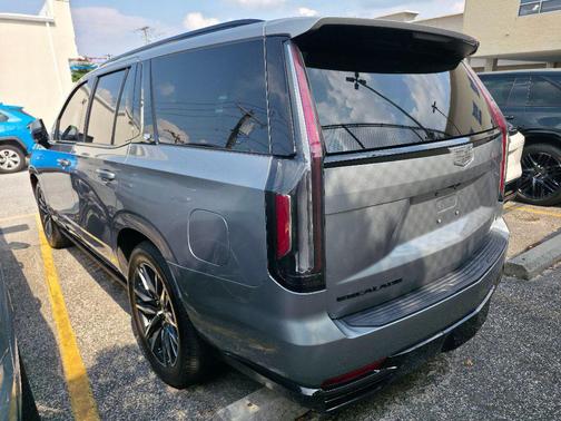2024 Cadillac Escalade Sport