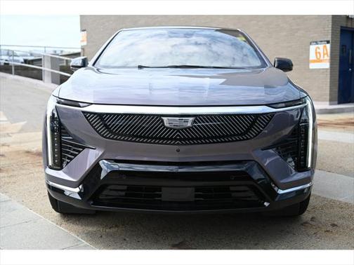 2025 Cadillac OPTIQ Luxury 2 AWD