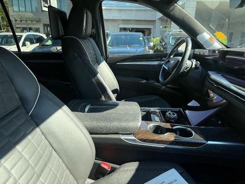 2025 Cadillac Escalade Sport Platinum